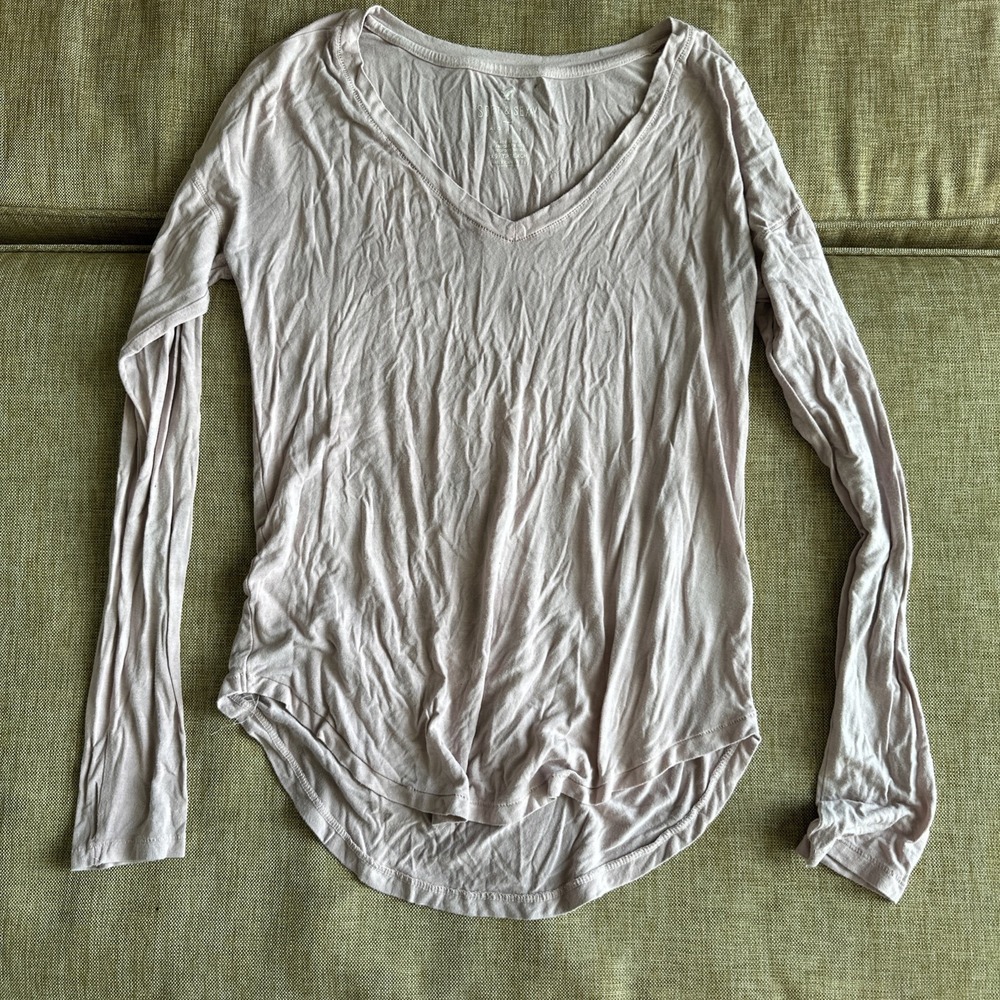 Women's American Eagle Soft Pink Shirt Long Sleeve V Neck Viscose Size‎ XS